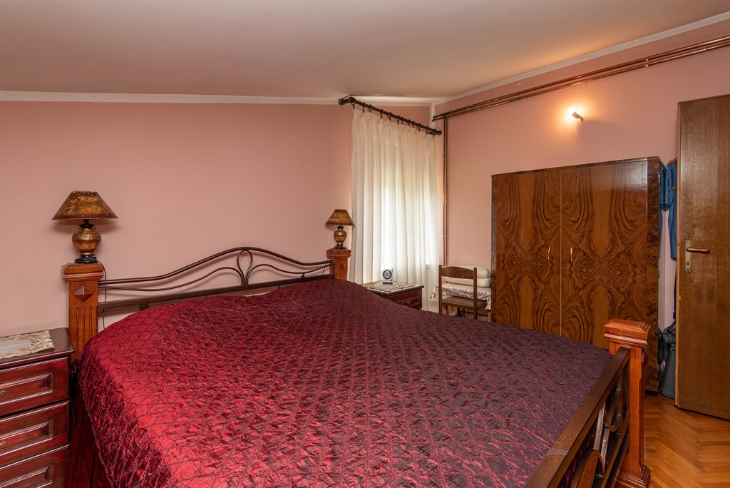 Image of House - 10 Bedrooms - 10 Bathrooms for Sale in Bar-Sutomore-Montenegro, Image 4